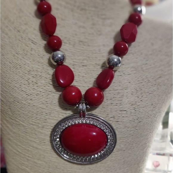 Merlot Statement Necklace - Picture 8 of 10